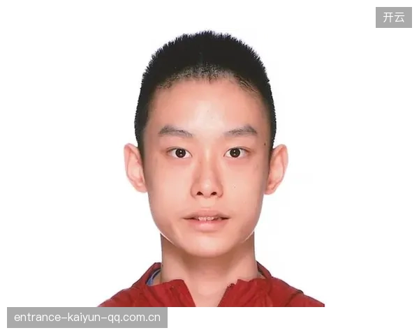 吴英伦：从“90后小球迷”到“球王级传奇”——如何在职业生涯中逆袭，并创造属于自己的“先下一城”